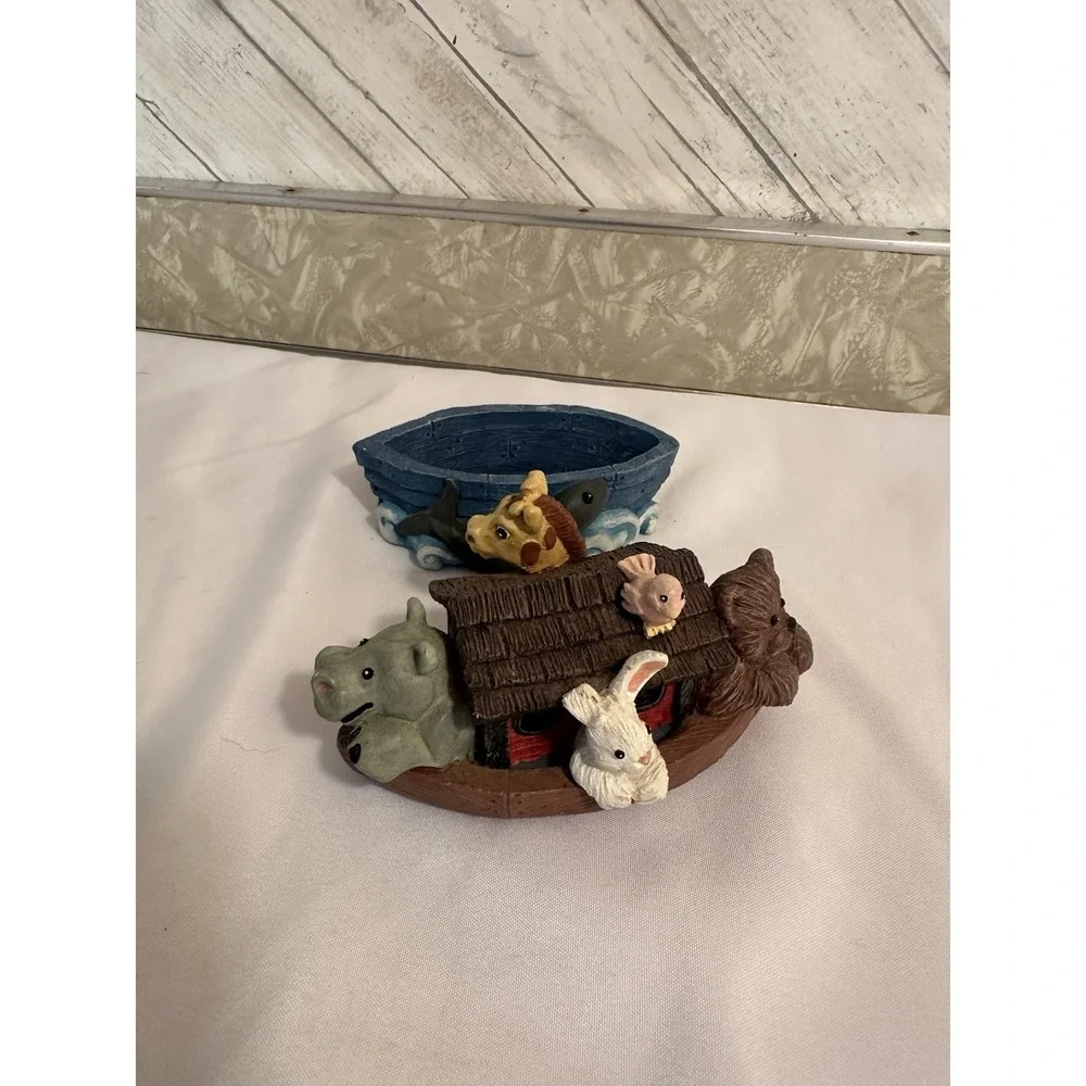 Vintage Noah's Ark Resin Trinket Box Figurine Animals